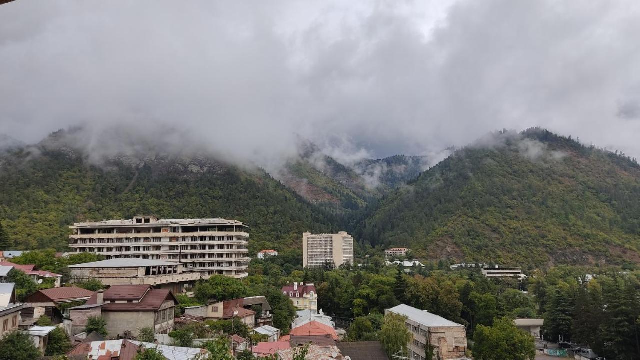 Отель Borjomi Nest 1 Экстерьер фото